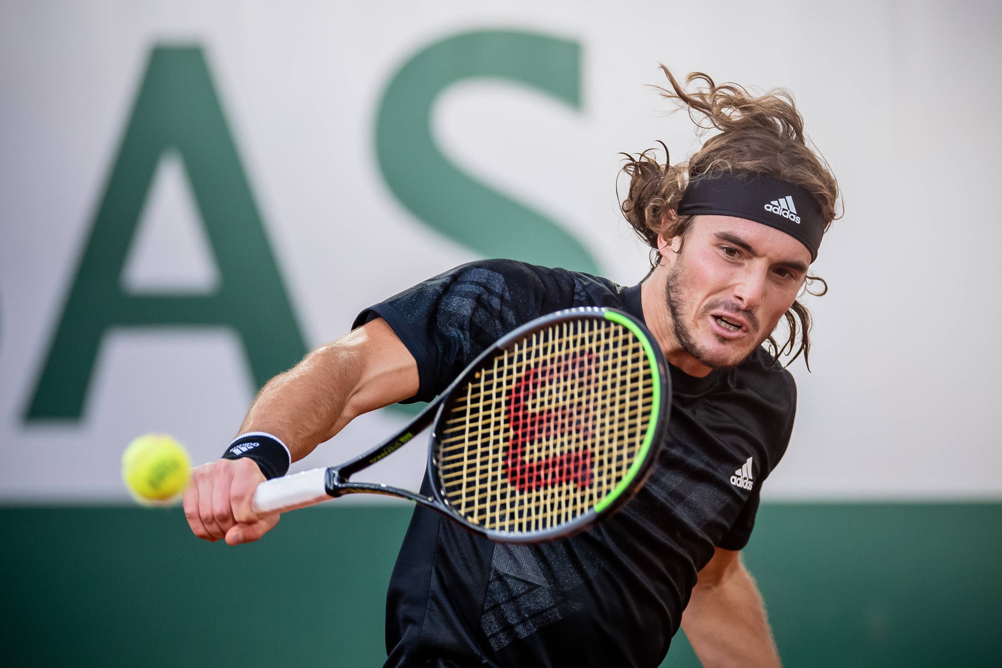 爱游戏-温网轻取蒙特卡洛大师赛,梅德韦杰夫带队取胜