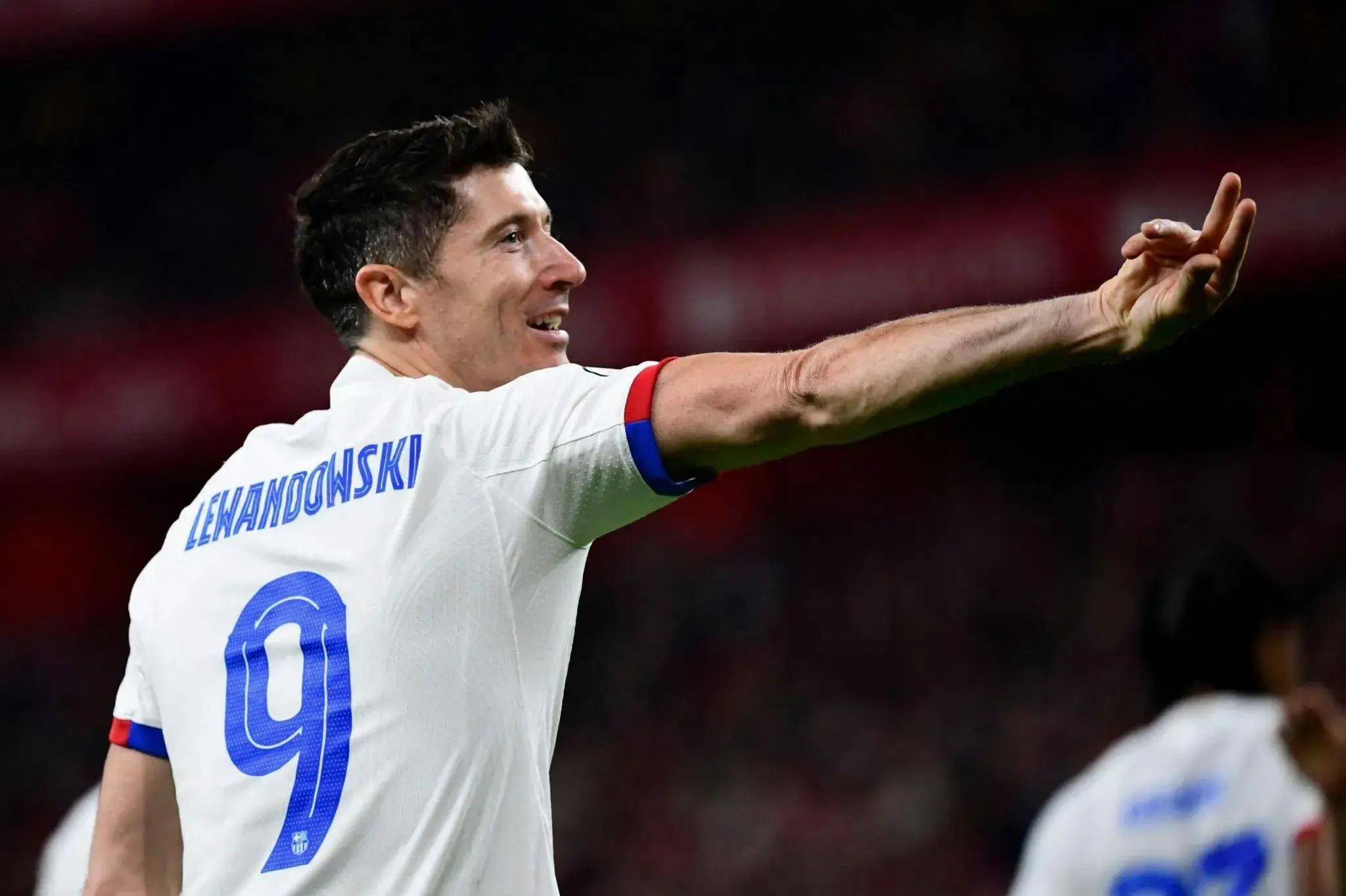 爱游戏入口-红牛二队鏖战威廉姆斯,诺里斯惊艳四座