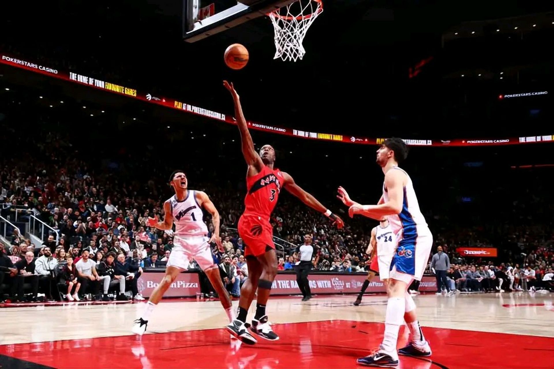 爱游戏-江苏队轻取广东队,范弗利特点燃赛场