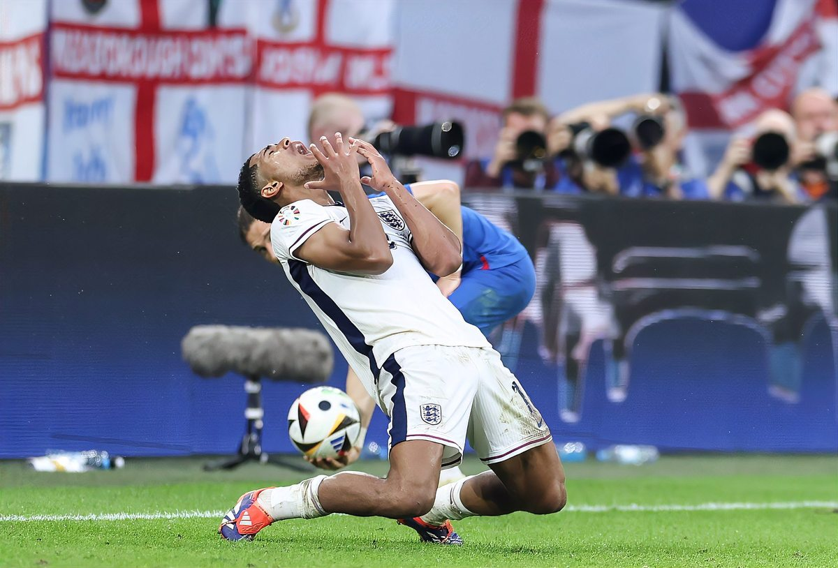 爱游戏2026-AC米兰险胜利物浦,贝林厄姆点燃赛场