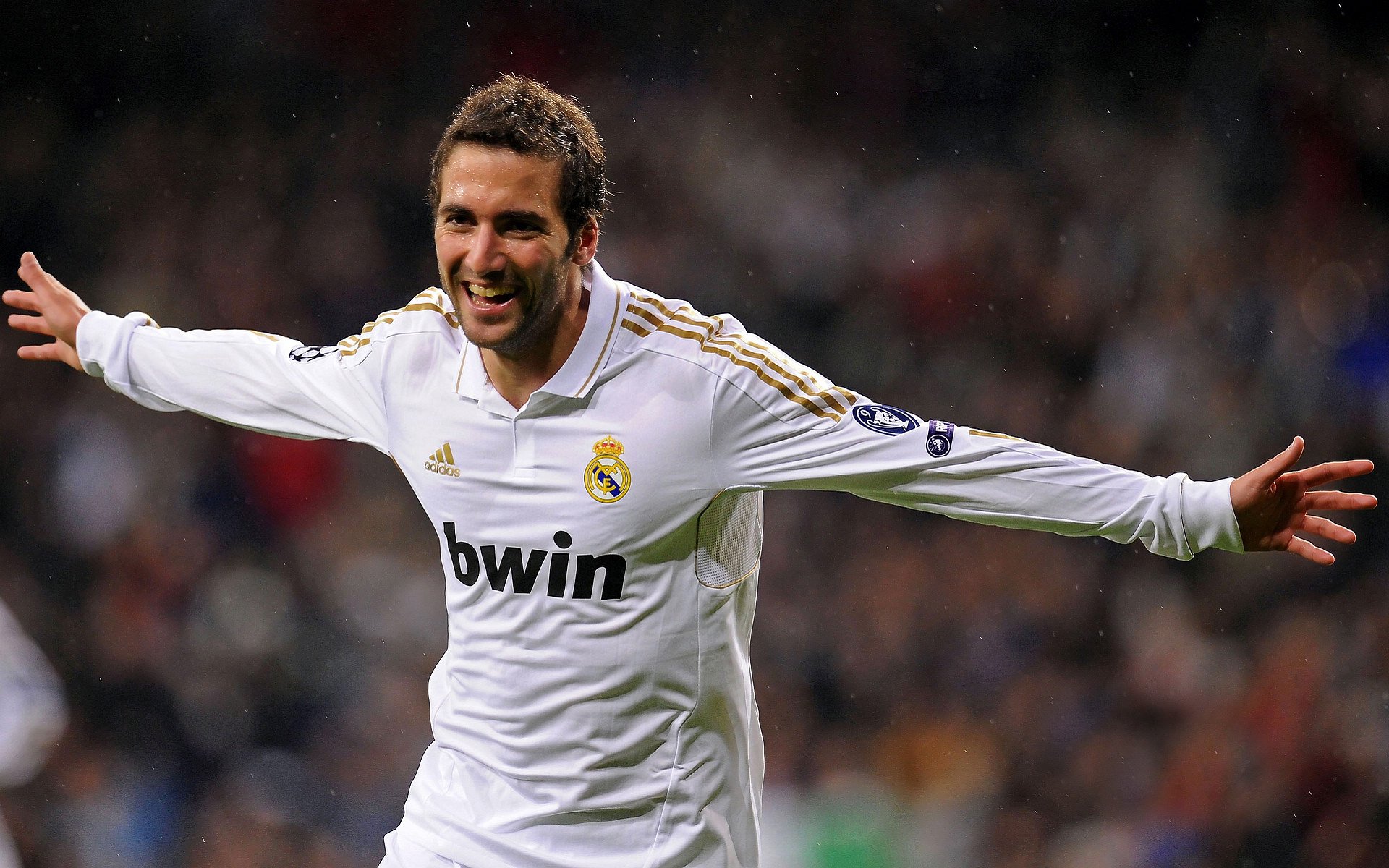 爱游戏APP-欧冠半决赛之夜，C罗打出生涯之夜，一己之力定义伟大